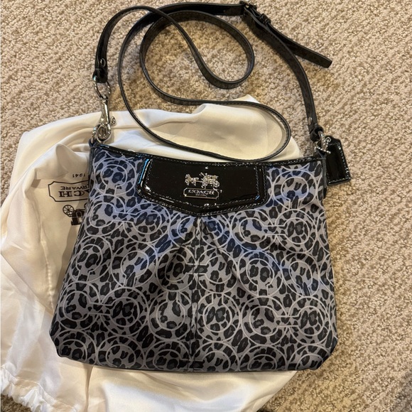 Coach Maggie Hobo purse NWOT